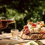 Alpeta Agrotourism & Winery - Roshnik , 3*