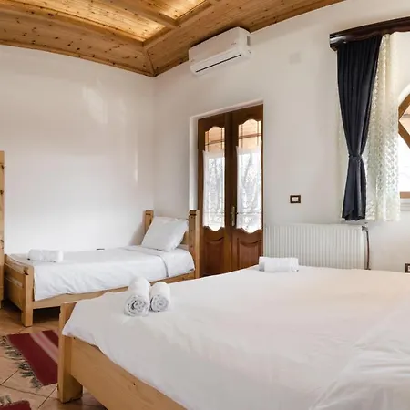 Alpeta Agrotourism & Winery - Roshnik , Guest house Berat