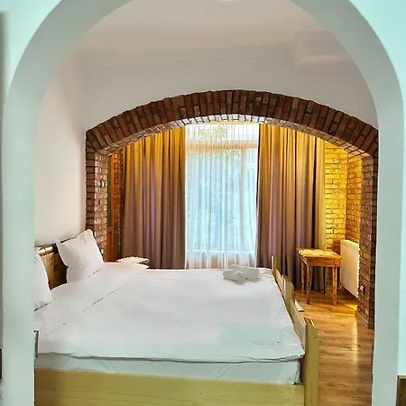 Alpeta Agrotourism & Winery - Roshnik , Guest house