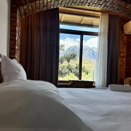 Alpeta Agrotourism & Winery - Roshnik , Guest house Berat