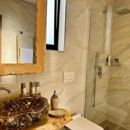 Alpeta Agrotourism & Winery - Roshnik , 培拉特