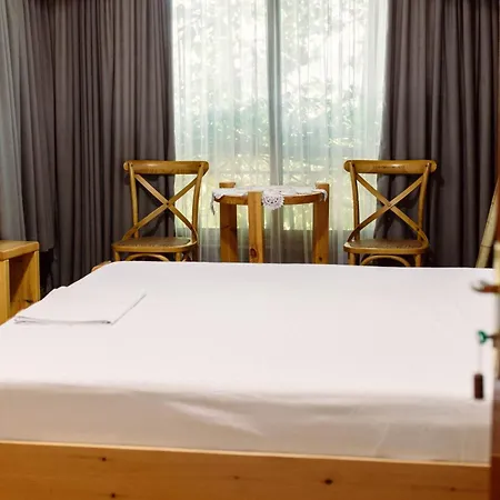 Alpeta Agrotourism & Winery - Roshnik , 培拉特