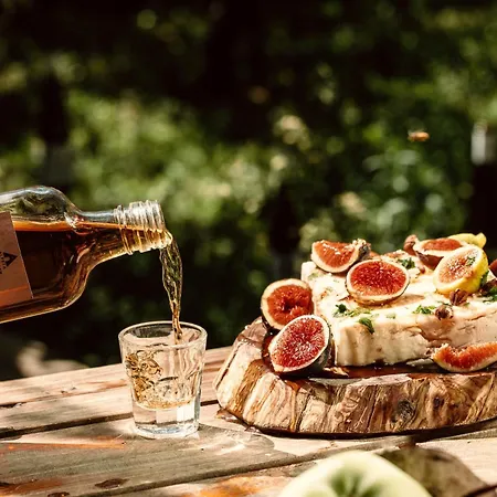Alpeta Agrotourism & Winery - Roshnik , 4*
