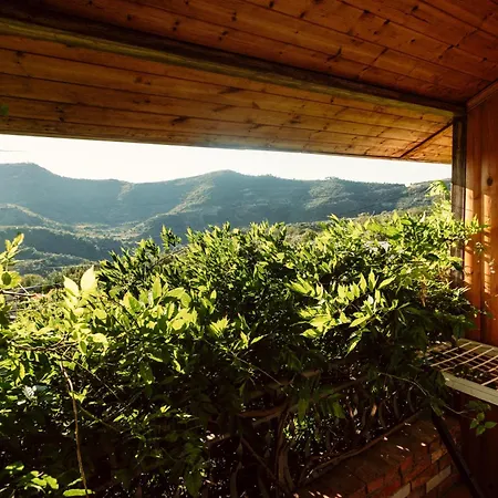 בית הארחה Alpeta Agrotourism & Winery - Roshnik ,