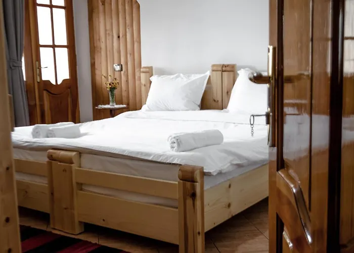 Alpeta Agrotourism & Winery - Roshnik , Gæstehus Berat