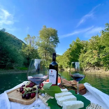 Alpeta Agrotourism & Winery - Roshnik , *