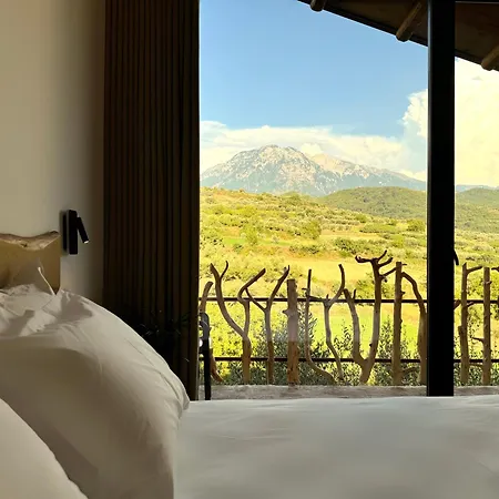 Alpeta Agrotourism & Winery - Roshnik , Casa de hóspedes *