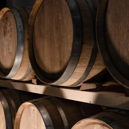 Alpeta Agrotourism & Winery - Roshnik , بيرات