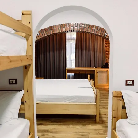 Alpeta Agrotourism & Winery - Roshnik , Affittacamere 4*