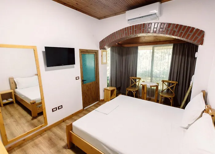 Гостевой дом Alpeta Agrotourism & Winery - Roshnik , Берат